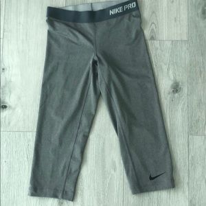 Nike capris leggings